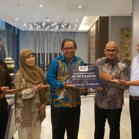 APEKSI Distributes Humanitarian Aid from the Mojokerto City Government to East Manggarai Earthquake Victims