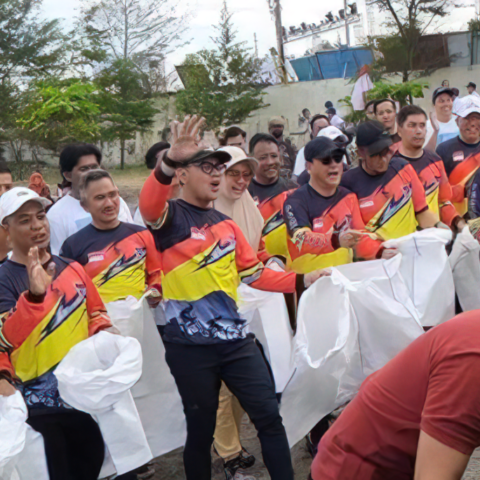 Bersih-Bersih Pantai dan Seminar Angkat Isu Sampah dalam Rakernas XV APEKSI 2022