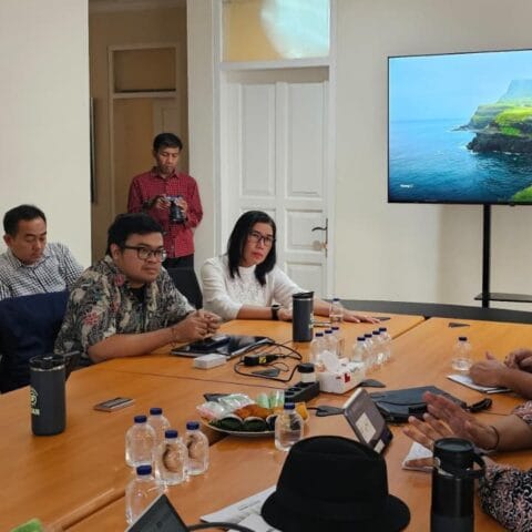 Kolaborasi Strategis APEKSI-SUAR: Menyalakan Suara Kota