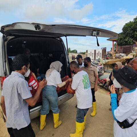 Sinyal Harapan dari Anak Muda: Kisah Perjalanan Bantuan Bencana Akhir 2025